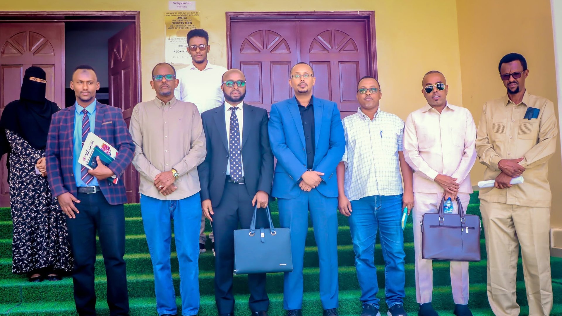 Maareeyaha Wakaaldda Biyaha Hargeysa oo la kulmey Guddida Degaanka, Khayraadka Dabiiciga ah iyo Waxsoo-saarka ee Golaha Wakiillada Jamhuuriyadda Somaliland.